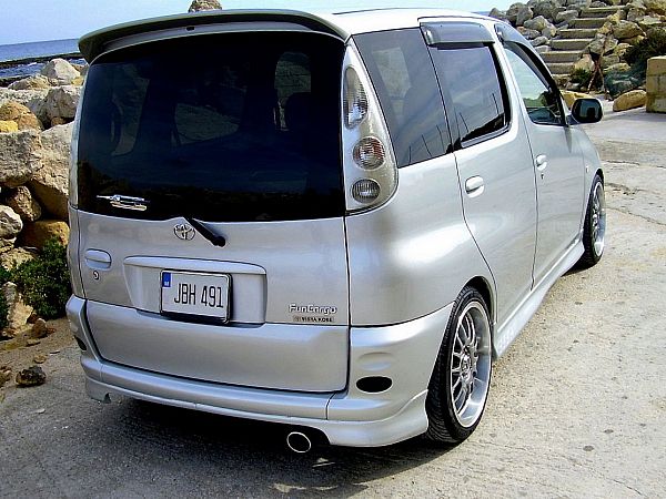 Toyota Funcargo stance