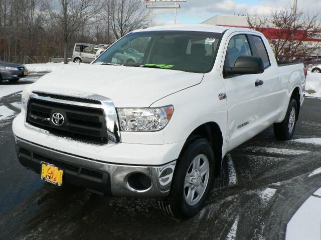 Toyota Tundra V8 4WD