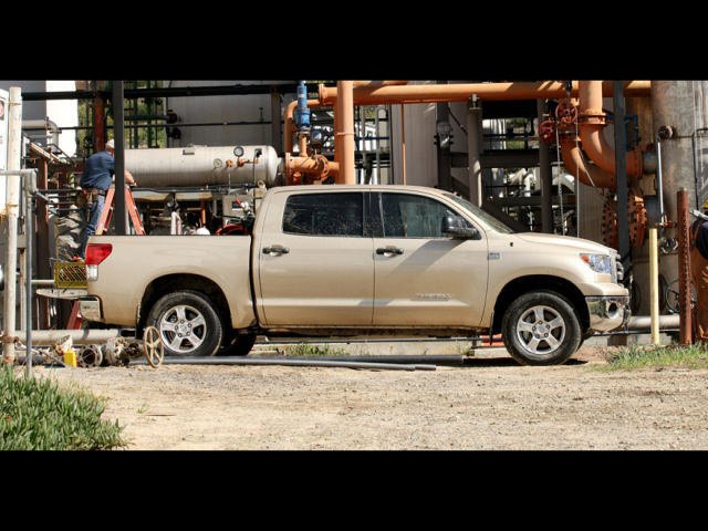 Toyota Tundra V8 4WD