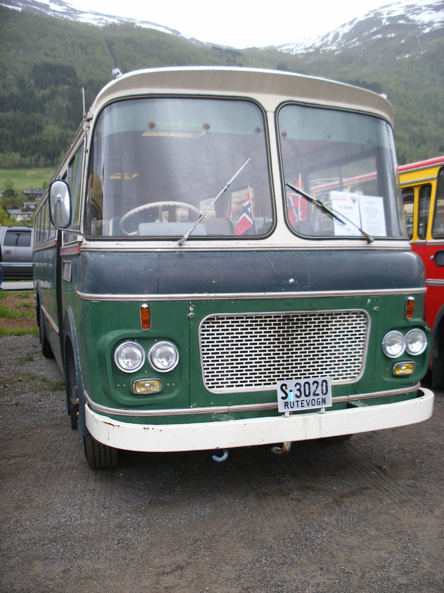 Unknown Bus