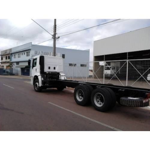 Volkswagen 24250 Constellation 6x2