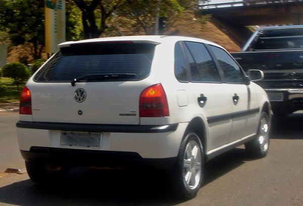 Volkswagen Gol 16