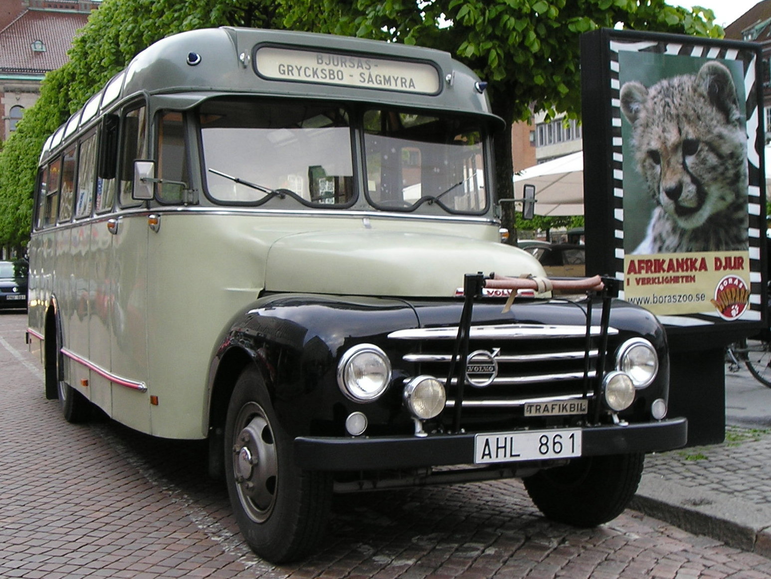 Volvo L3422 bus