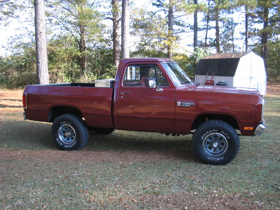 Dodge w-150