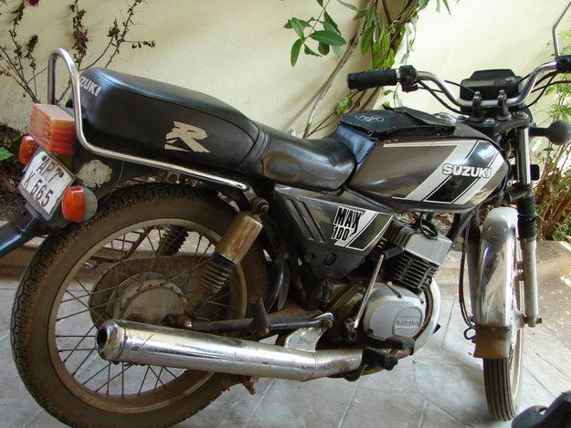 Suzuki 100