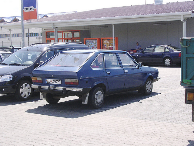 Dacia 2000
