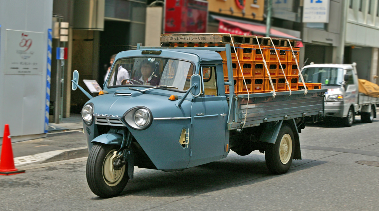 Mazda t2000