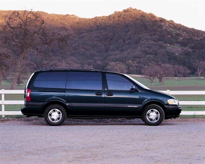 Chevrolet Venture Warner Bros Edition specs, photos, videos and more on TopWorldAuto
