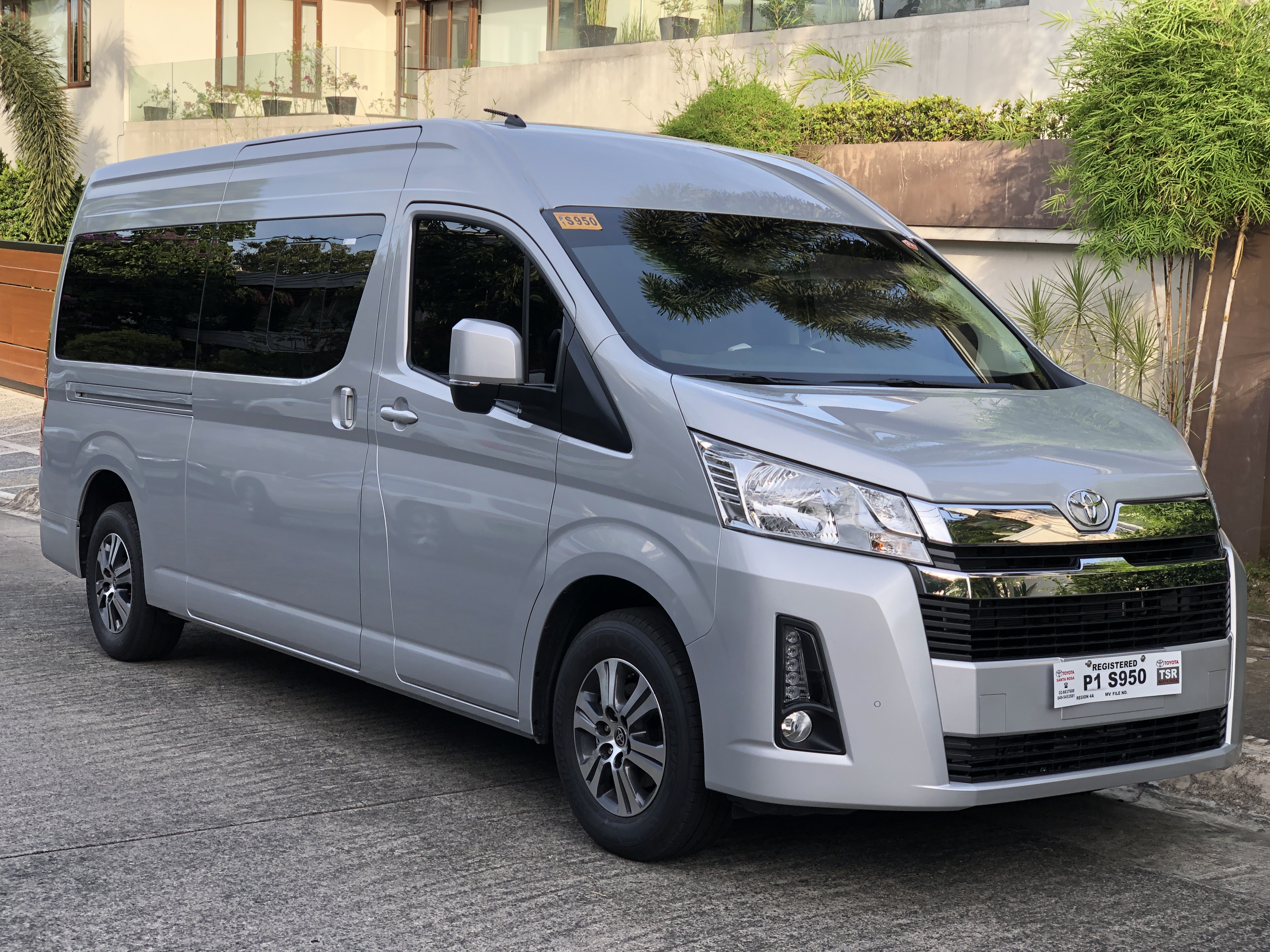 Toyota Hiace Solemio - specs, photos, videos and more on TopWorldAuto