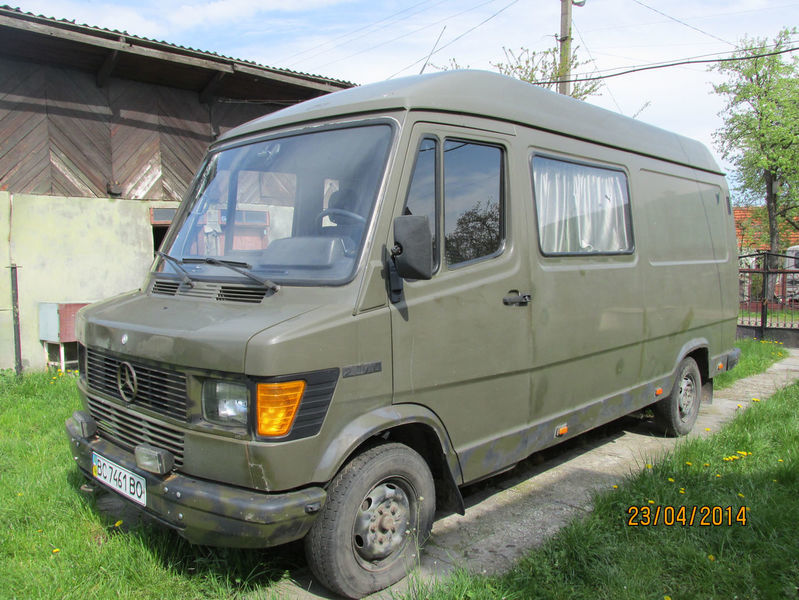 Mercedes Benz 207