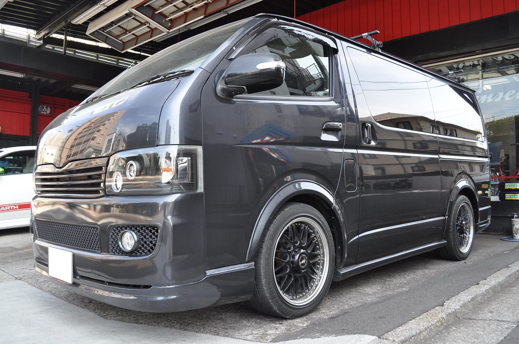 Toyota Hiace Custom - specs, photos, videos and more on TopWorldAuto