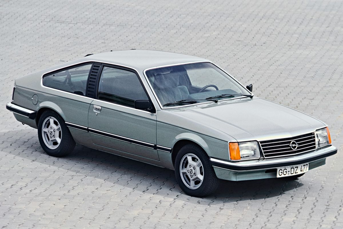 Opel monza 30 e