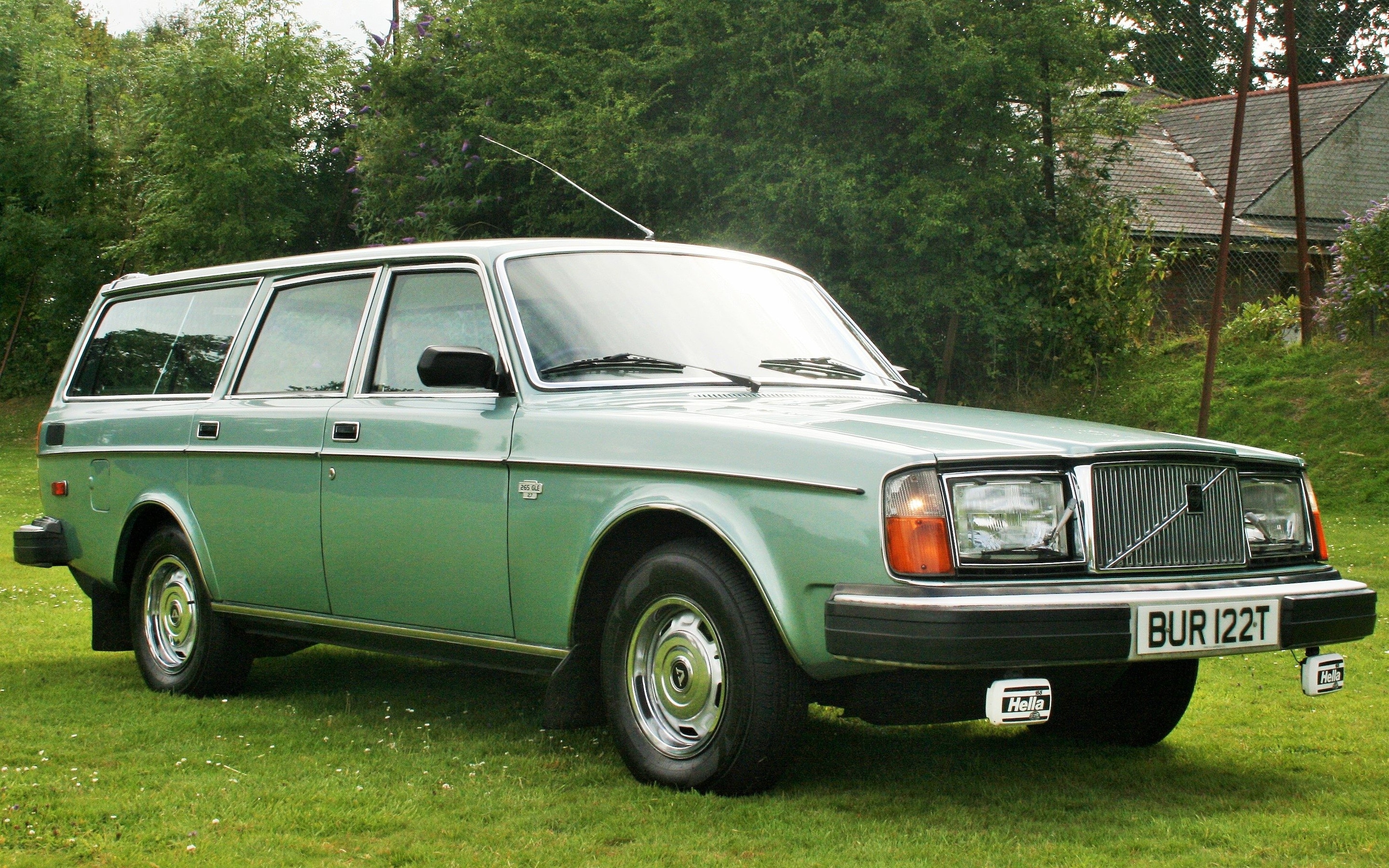 TopWorldAuto >> Photos of Volvo 265 GLE - photo galleries