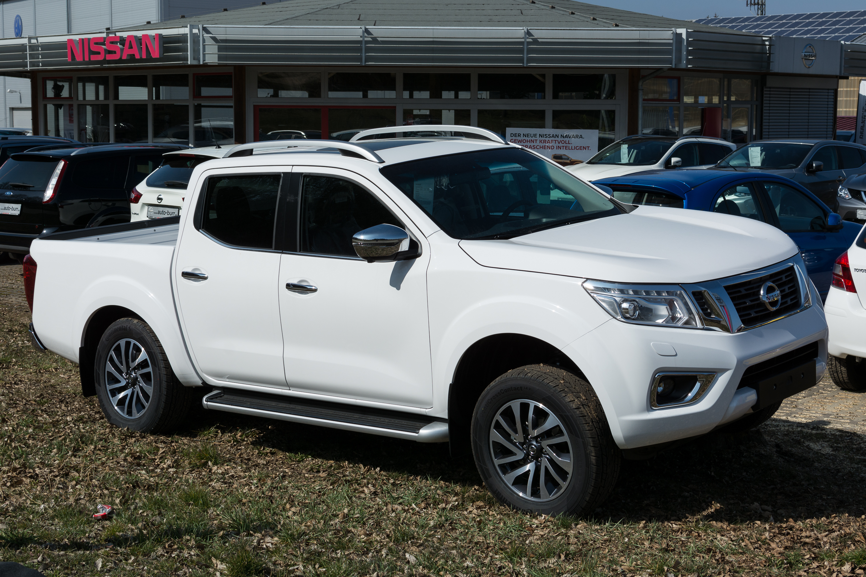 Nissan np300 фото